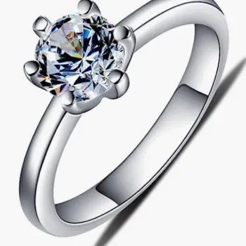 Attractive Sterling Silver Ring    